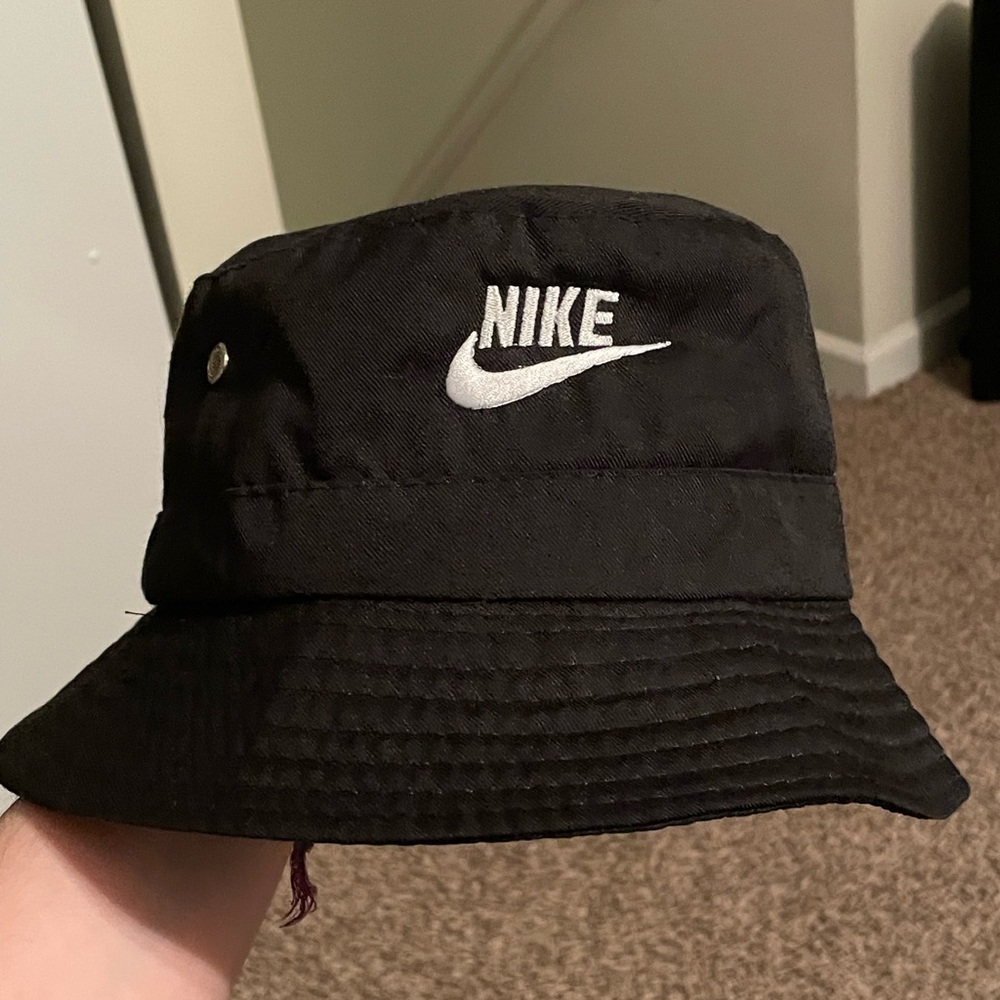 Nike bucket hat